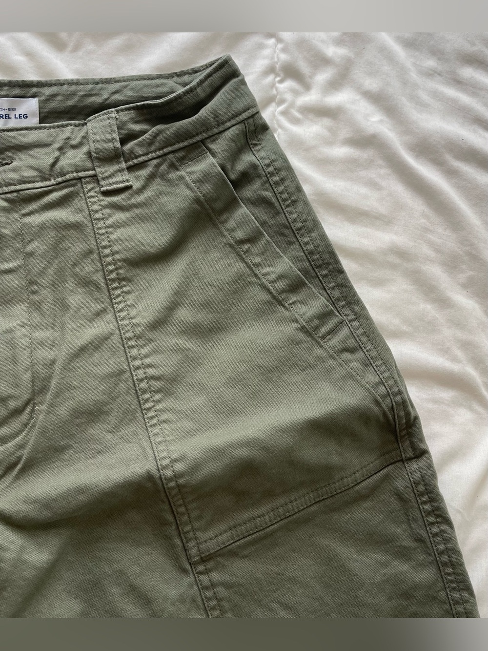 Old Navy Woman’s Barrel Leg Pants - Picture 3 of 5